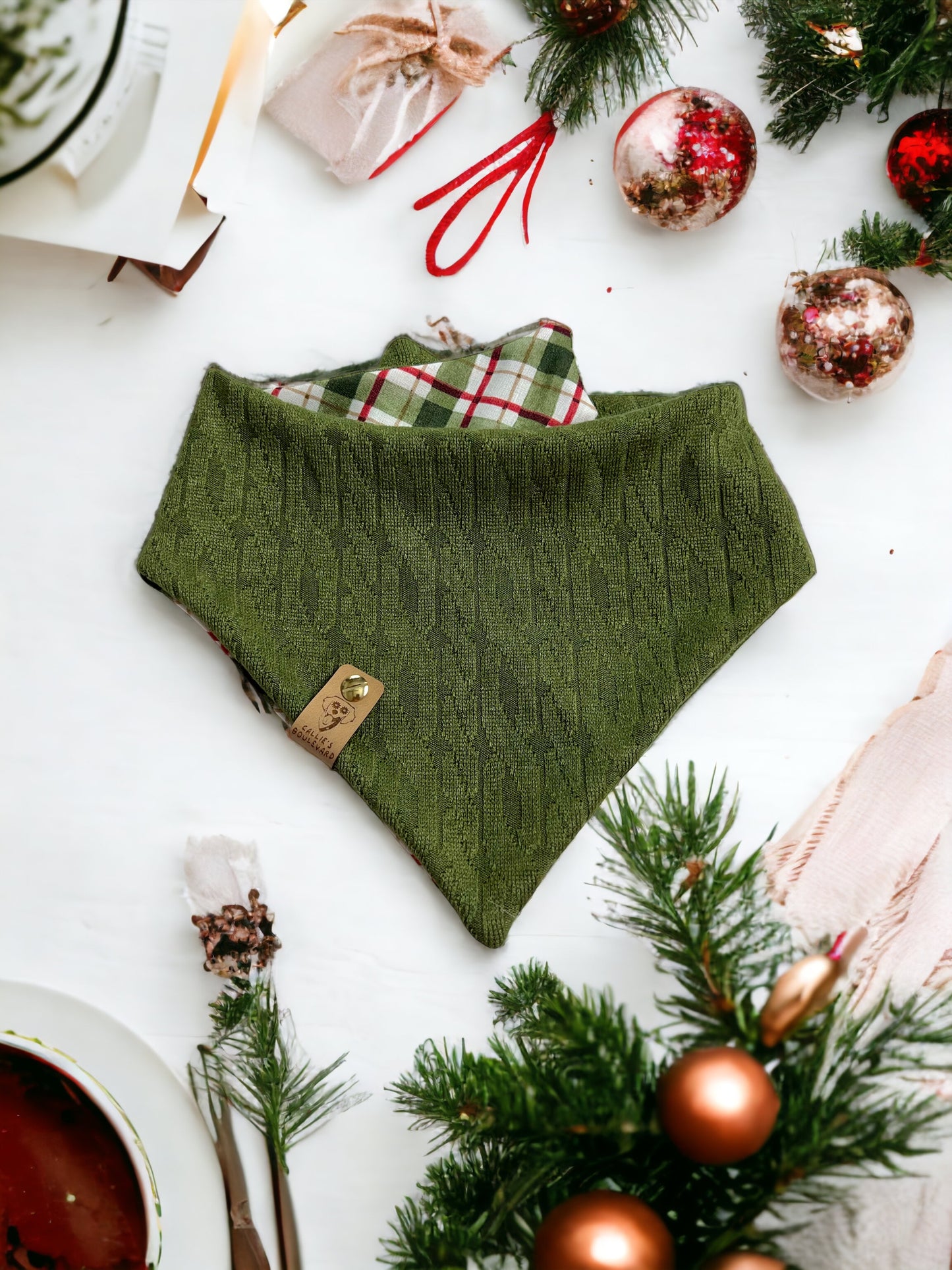 Mistletoe Bandana | Holiday Collection π
