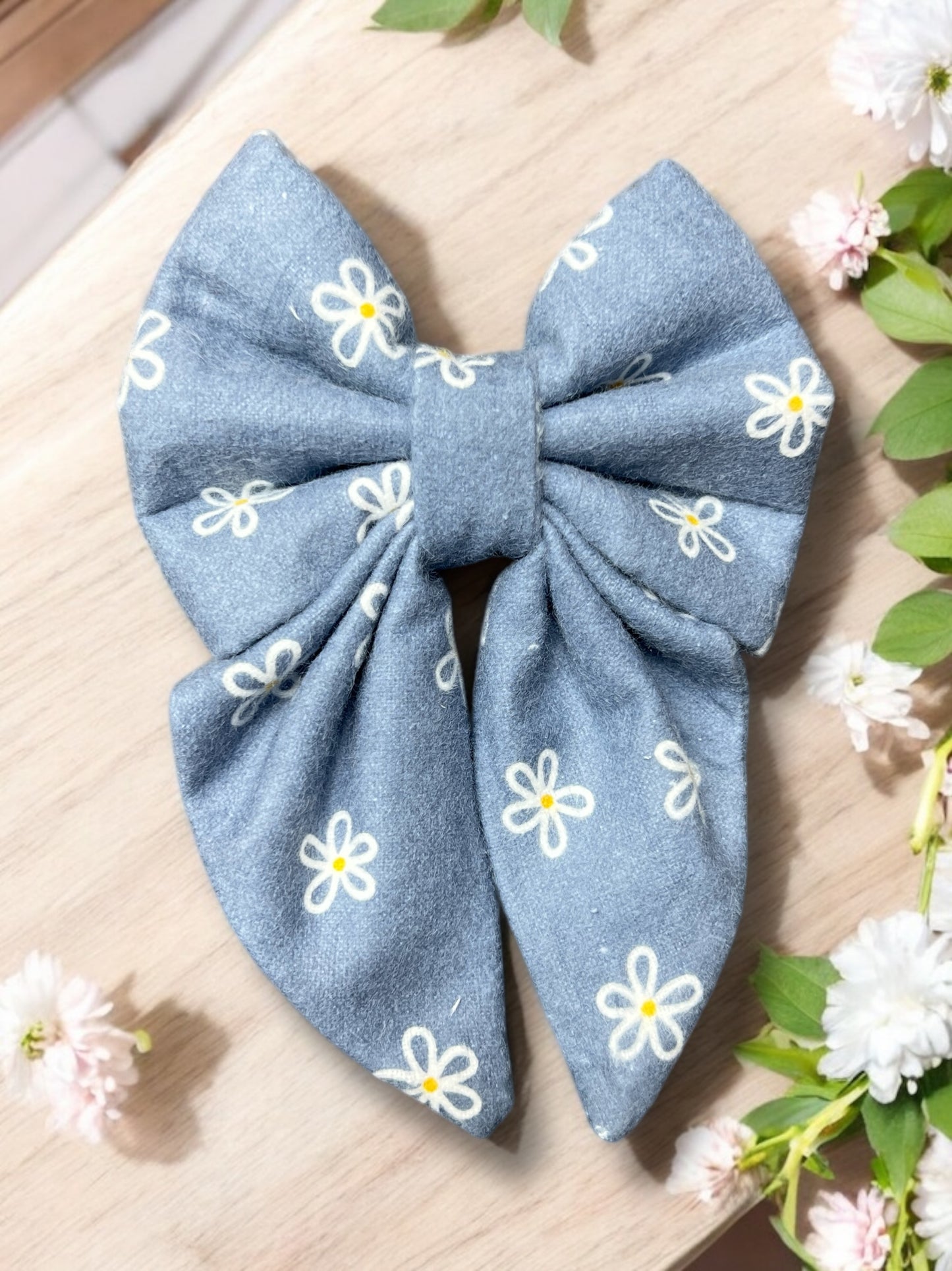 Blooming Daises Sailor Bow Tie | Slip-On Bow ties