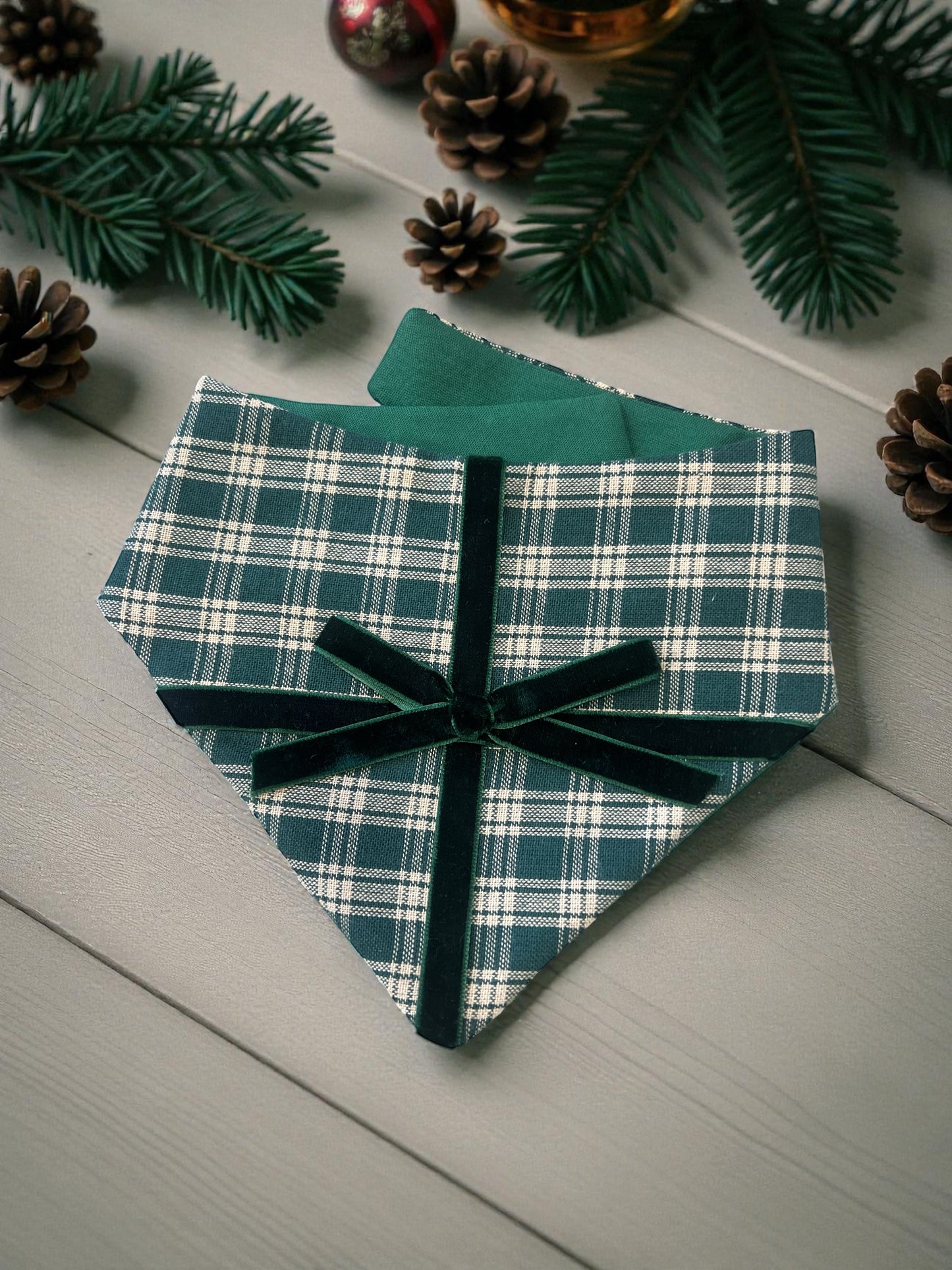 Velvet Christmas Bandana | Wrapped in Boulevard Collection π