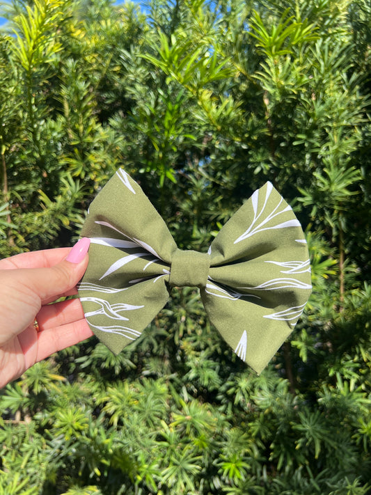 Double Trouble Green Bow Tie | Essence of Spring 🌼